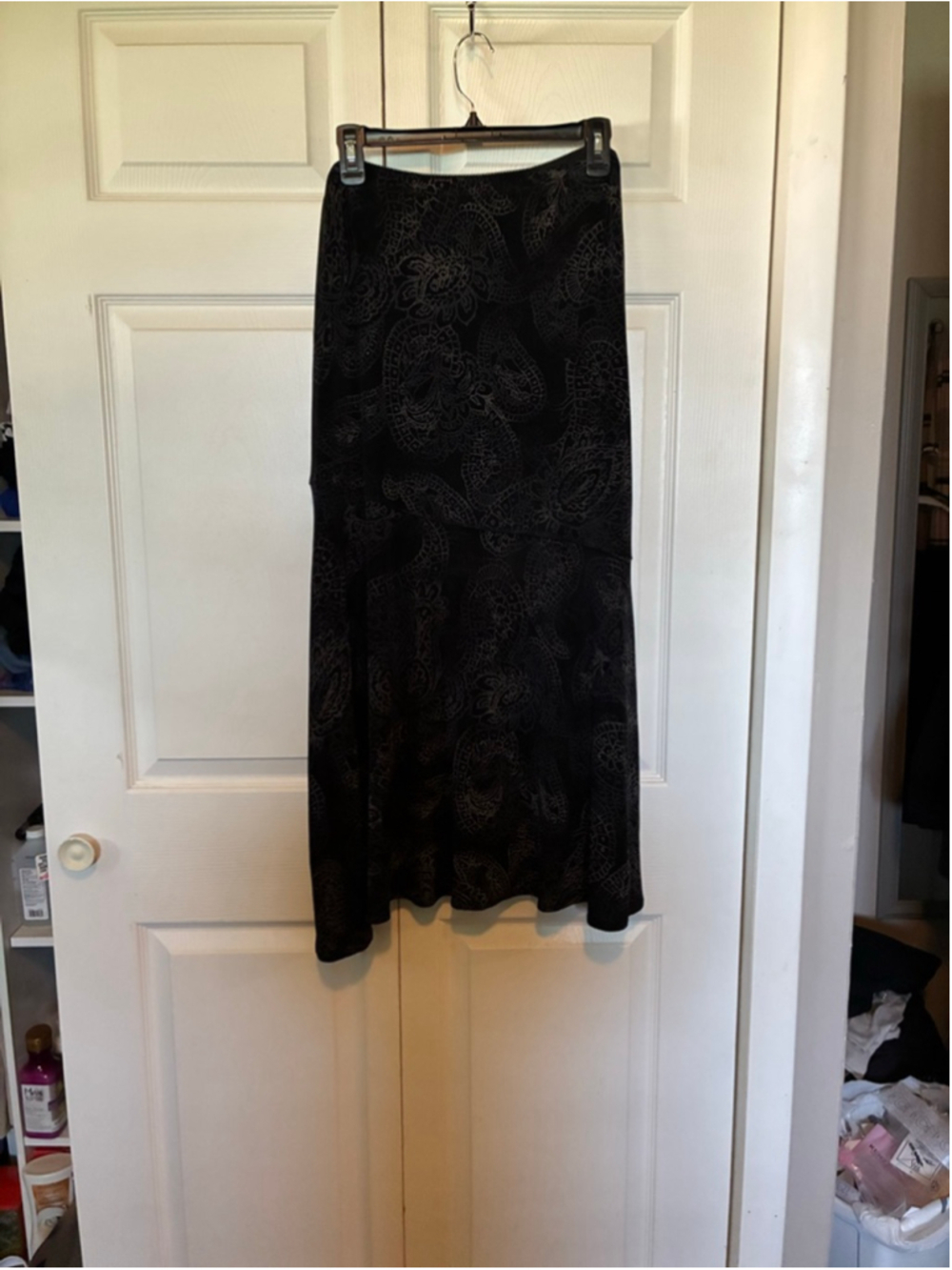 Women's Chico's Travelers Black Gray Paisley Maxi Skirt Size Large - Picture 3 of 4